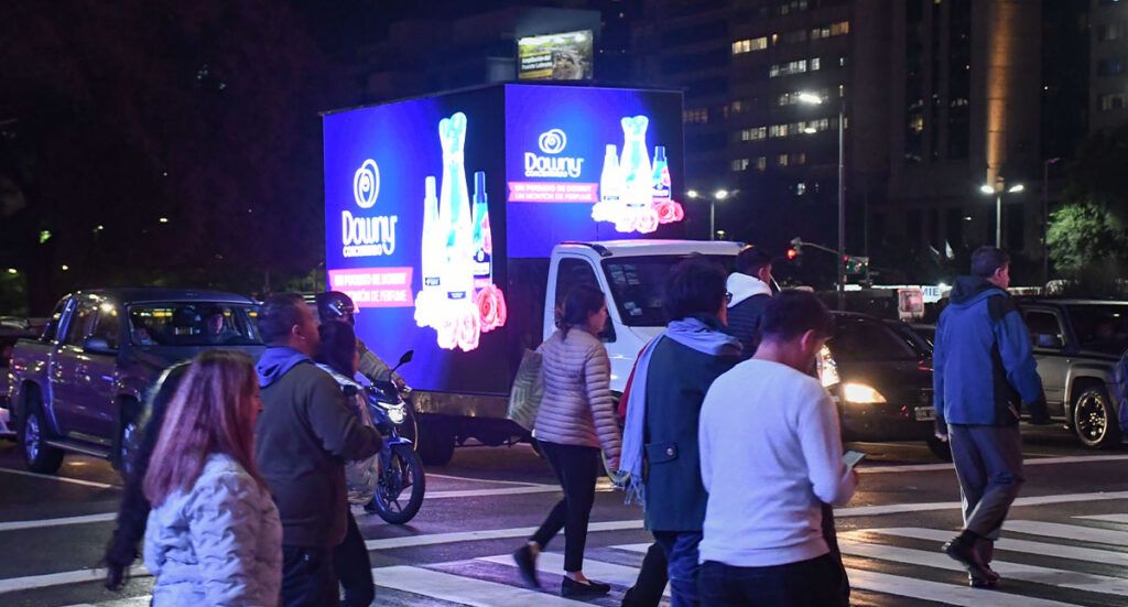 La nueva Valla Móvil LED ya recorre las calles de Buenos Aires